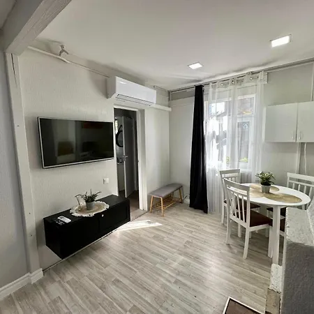 Two-bedroom In Center